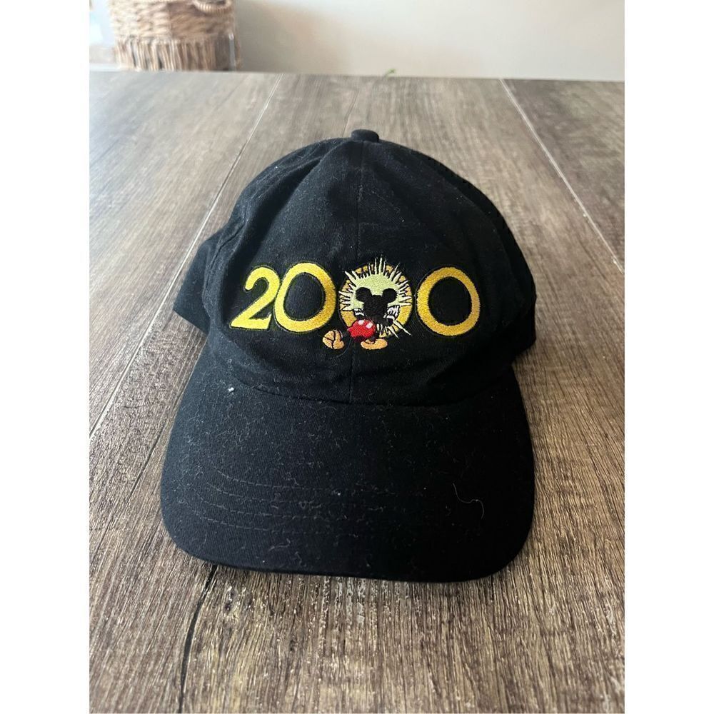 VTG 2000 Disney Welcomes 2000 Millennium Mickey Embroidered Black Cap Hat OS Adj